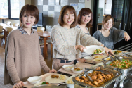 水原自動車学校（新潟県）のお食事バイキング風景